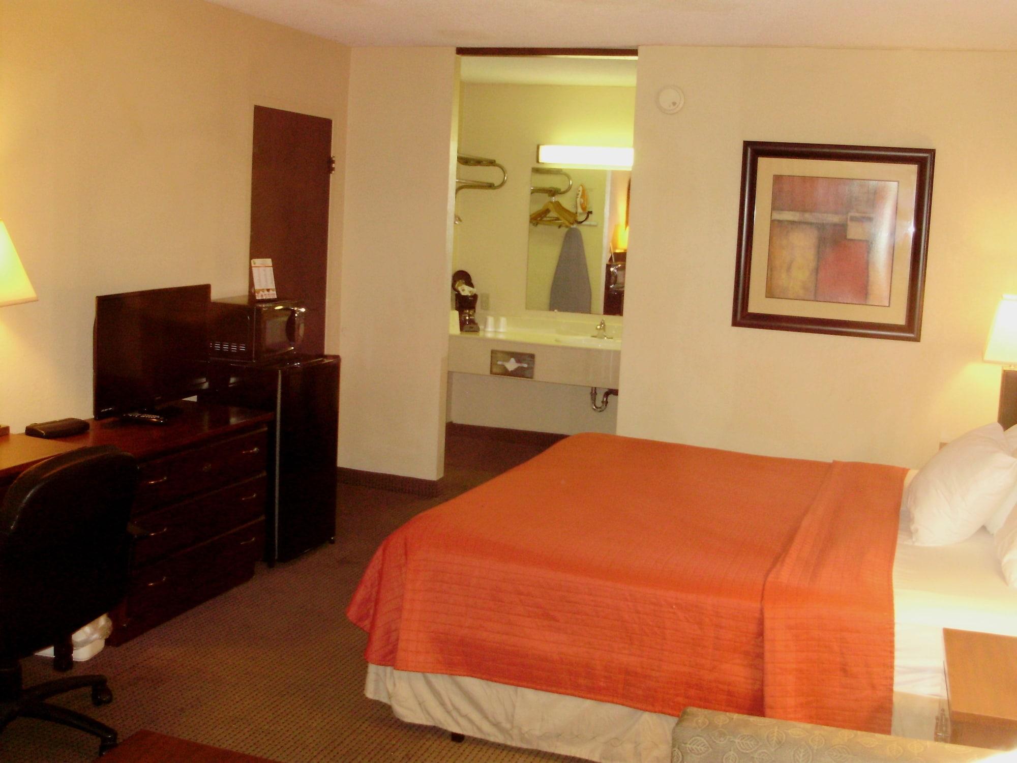 Trade Winds Central Inn Талса Экстерьер фото