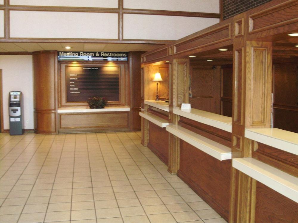 Trade Winds Central Inn Талса Экстерьер фото