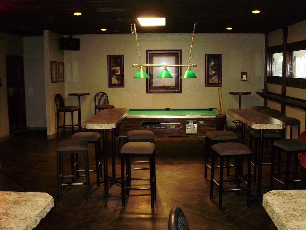 Trade Winds Central Inn Талса Экстерьер фото